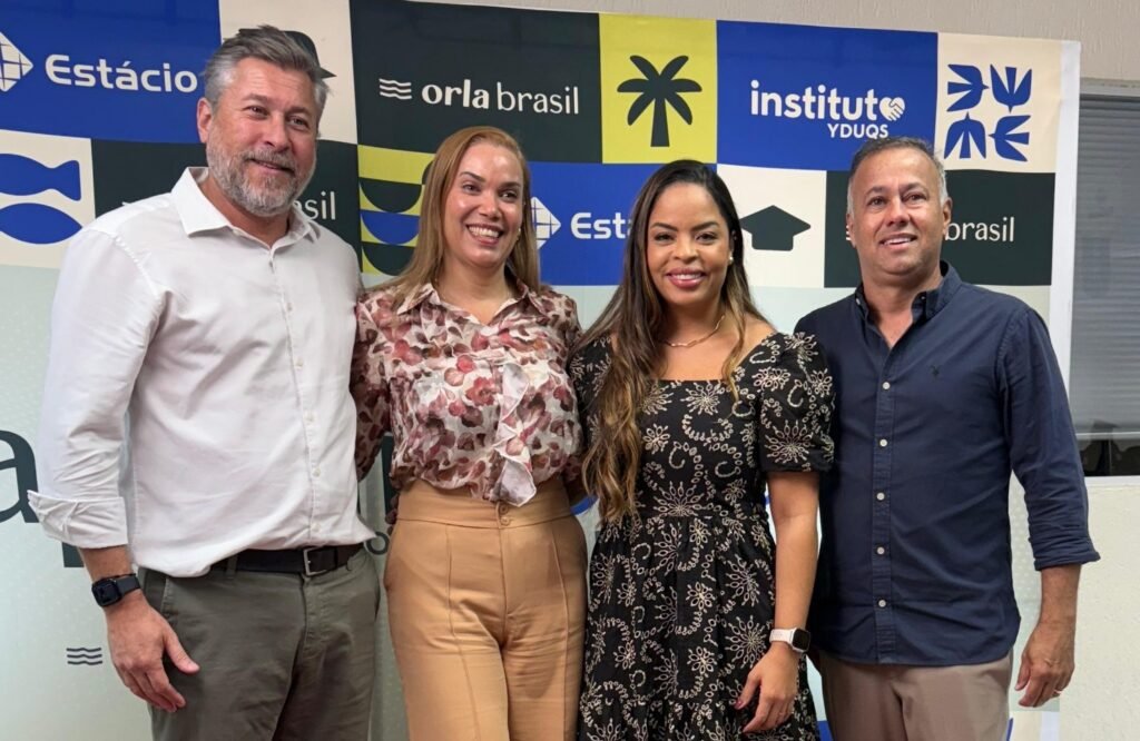 Cerimônia de entrega de certificados com Guilherme Borges, Roberta Pinho, Ligianne Menezes e Eduardo Sampaio
